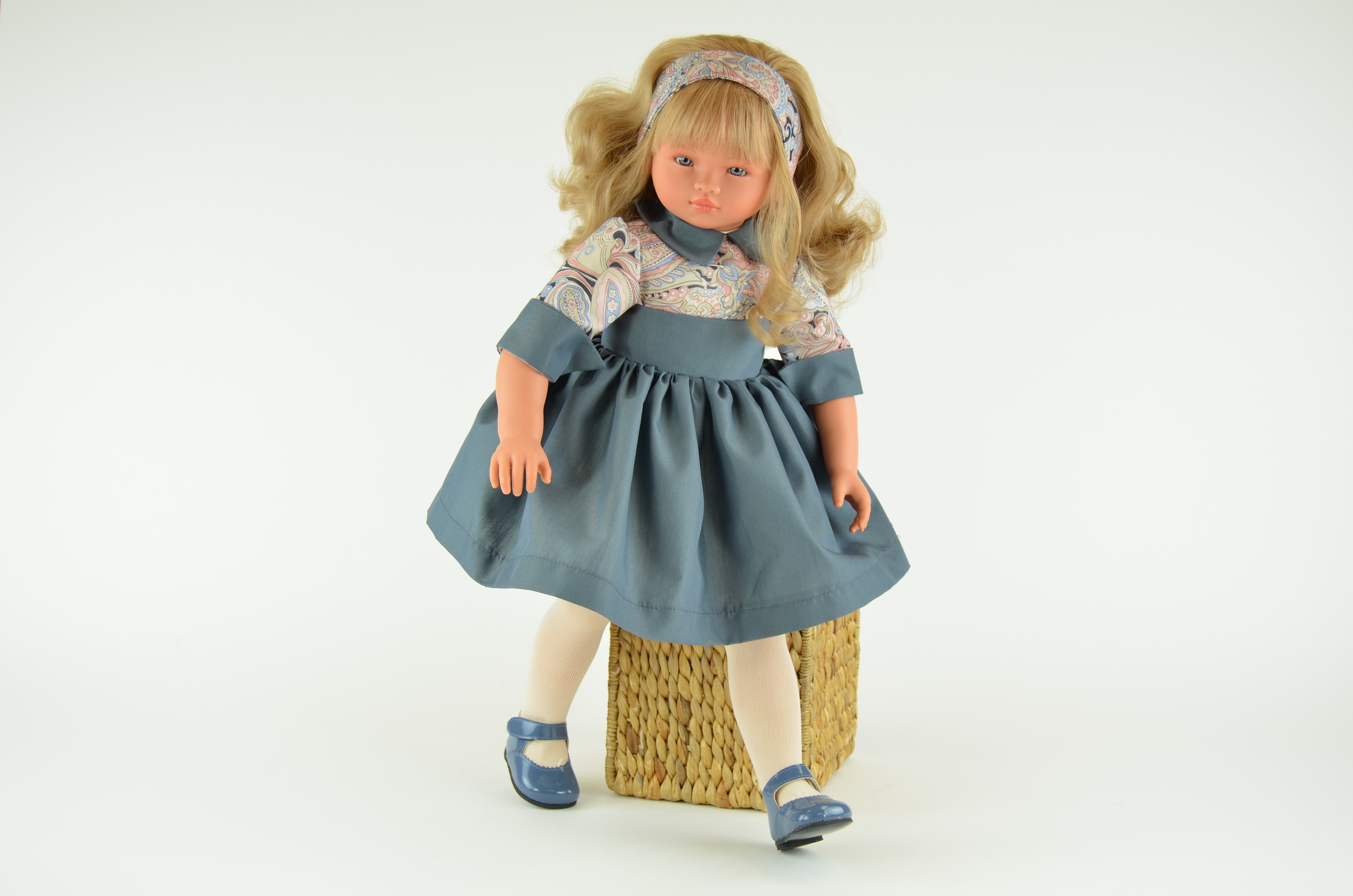 Кукла Эли в синем платье, 60 см.  